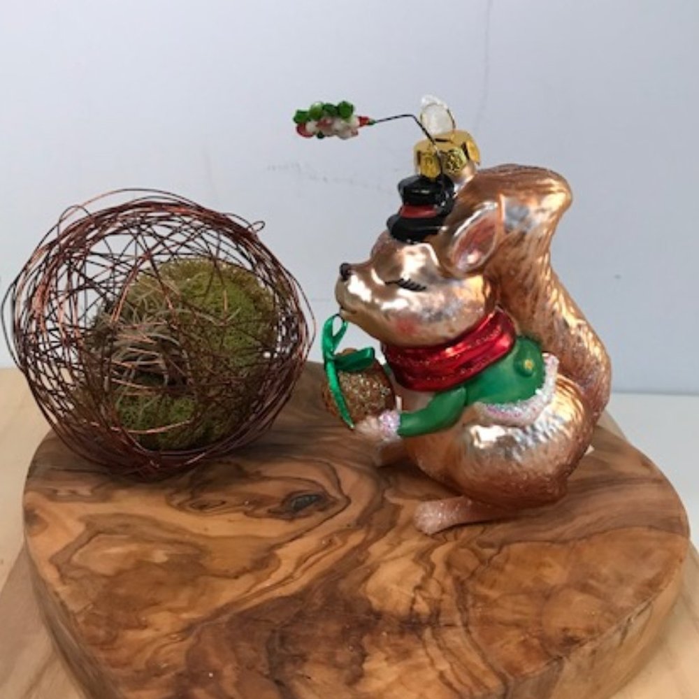 Mistletoe Kissing Squirrel Glass Christmas Ornament ~ New without tags